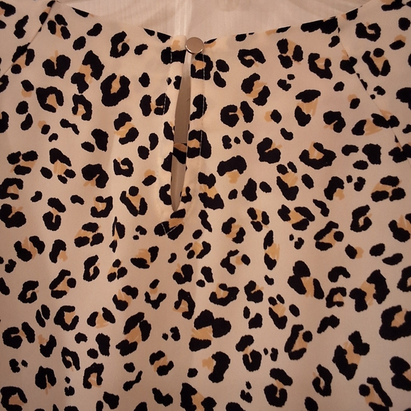 NINE West, Large, Women's Animal Print Long Sleeve Blouse, Black, Cream,Gold - Picture 7 of 8